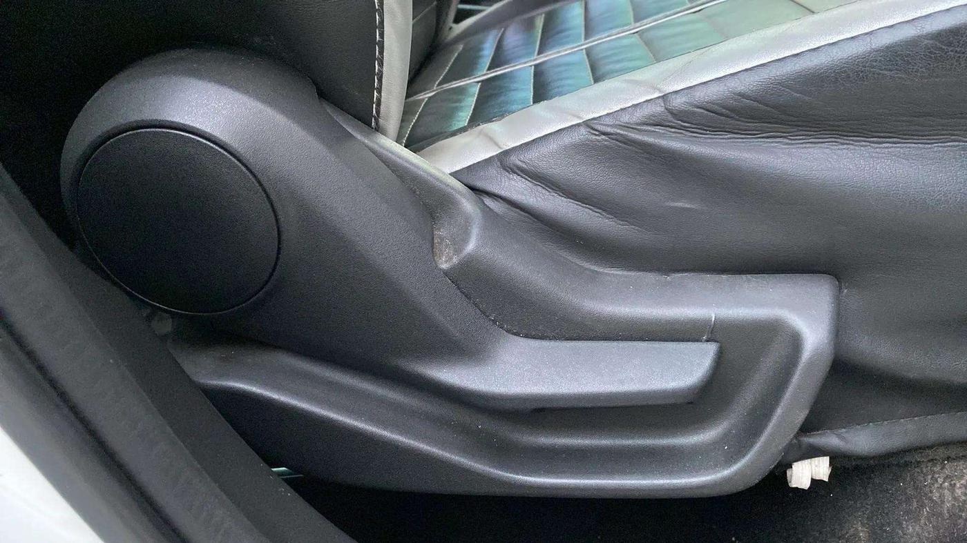 2022 Maruti BREZZA LXI SMART HYBRID, Petrol, Manual, 40,934 km, Driver Side Adjustment Panel