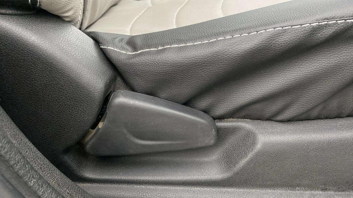 2020 Renault Kwid NEOTECH RXL 1.0 MT, Petrol, Manual, 28,780 km, Driver Side Adjustment Panel