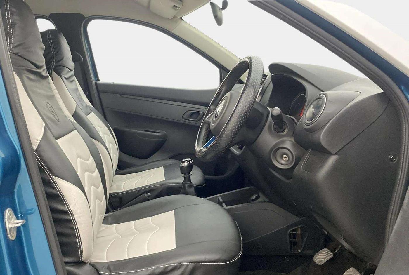 2020 Renault Kwid NEOTECH RXL 1.0 MT, Petrol, Manual, 28,780 km, Right Side Front Door Cabin