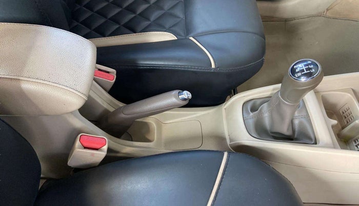 2020 Maruti Ertiga ZXI+ SHVS, Petrol, Manual, 38,470 km, Gear Lever