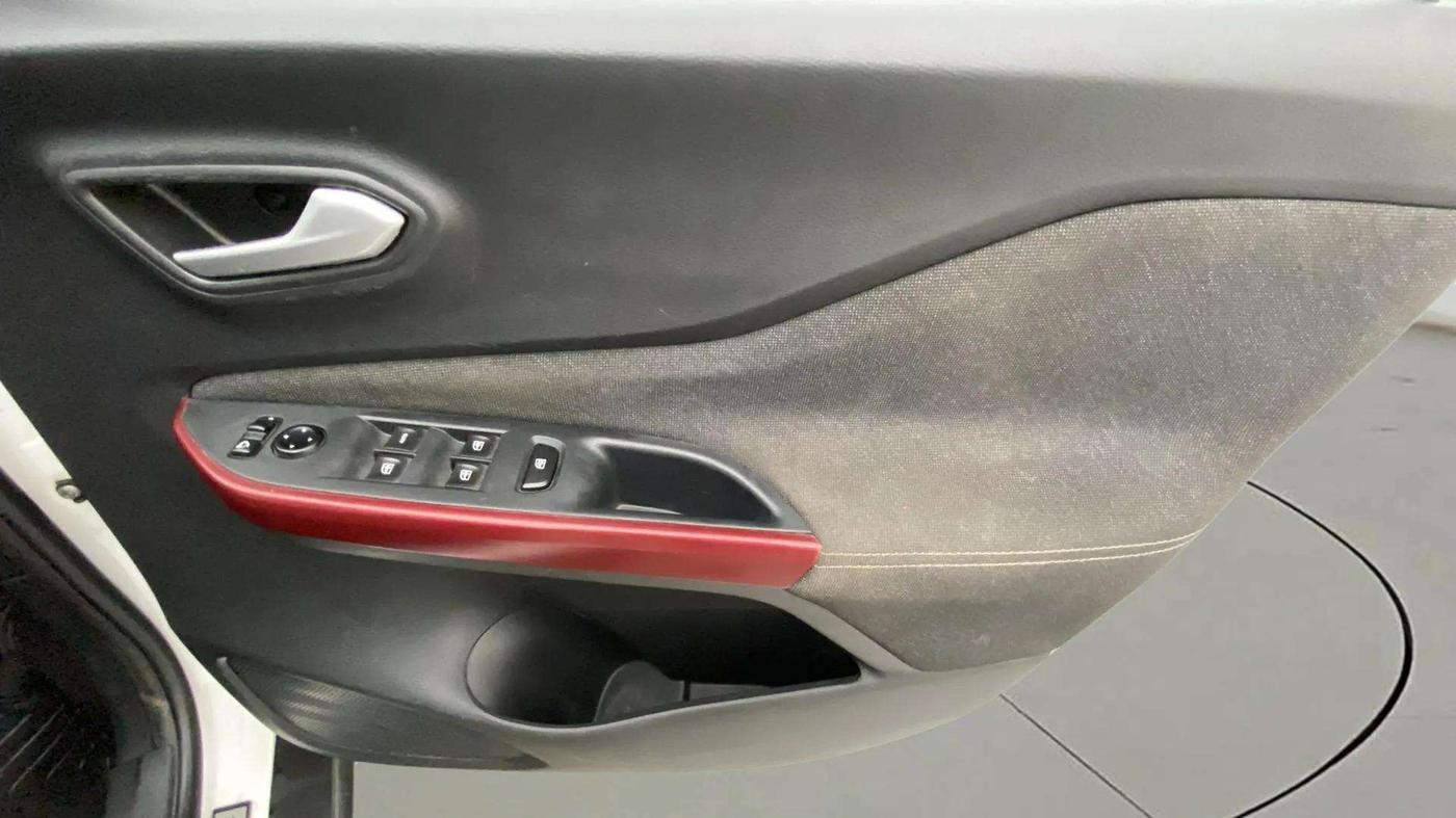 2022 Nissan MAGNITE XV RED EDITION, Petrol, Manual, 39,198 km, Driver Side Door Panels Control