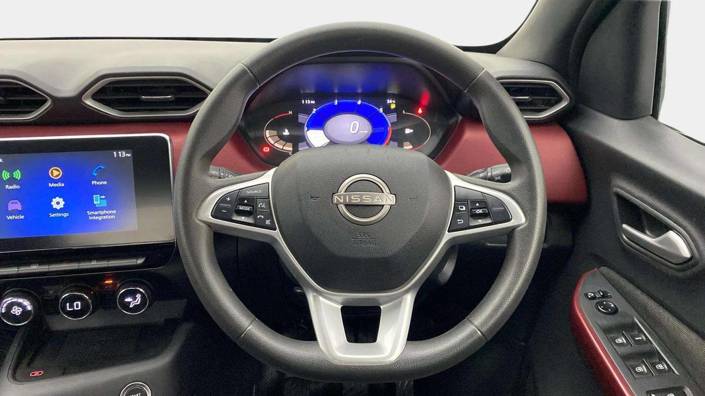 2022 Nissan MAGNITE XV RED EDITION, Petrol, Manual, 39,198 km, Steering Wheel Close Up