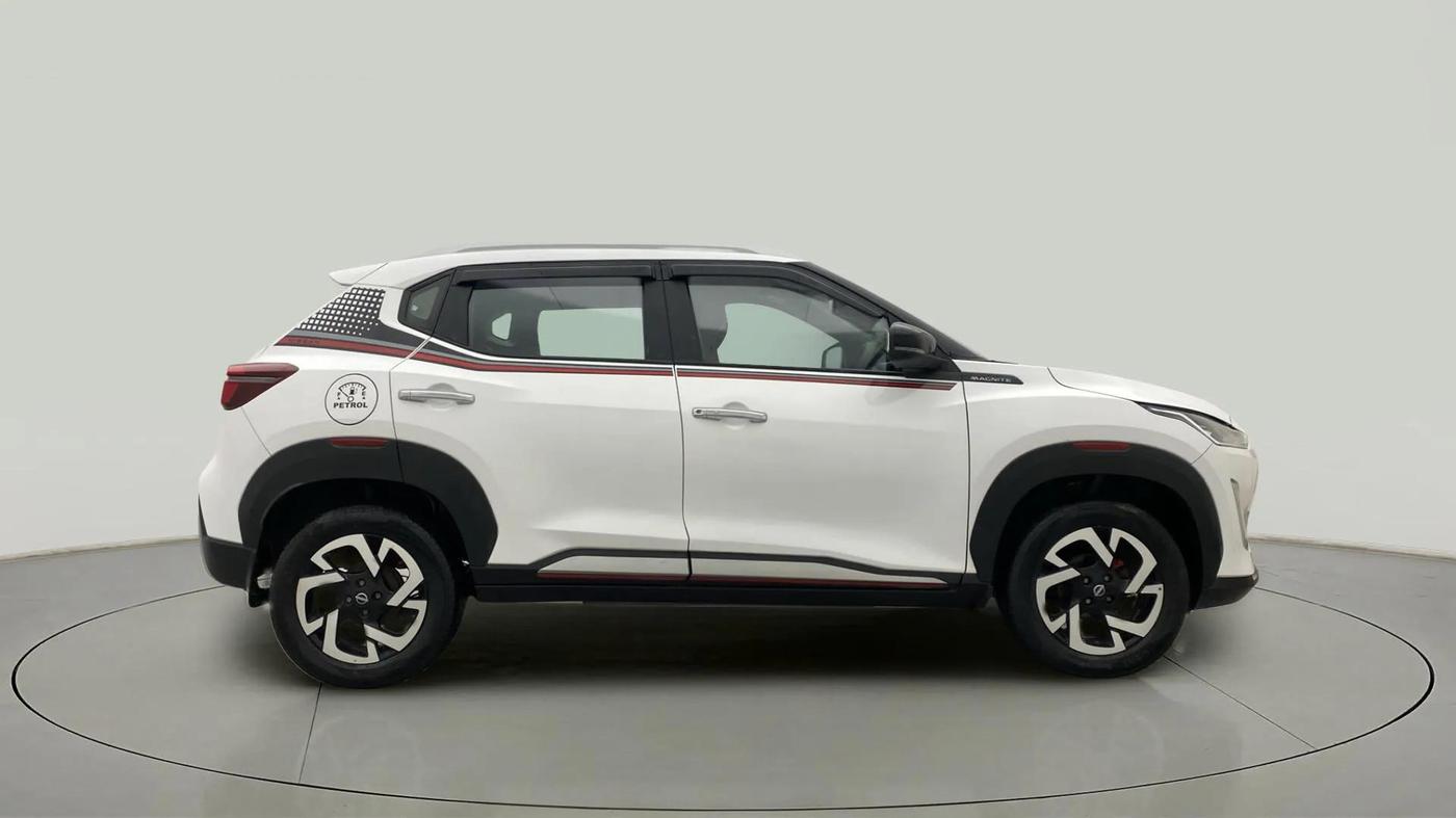2022 Nissan MAGNITE XV RED EDITION, Petrol, Manual, 39,198 km, Right Side View