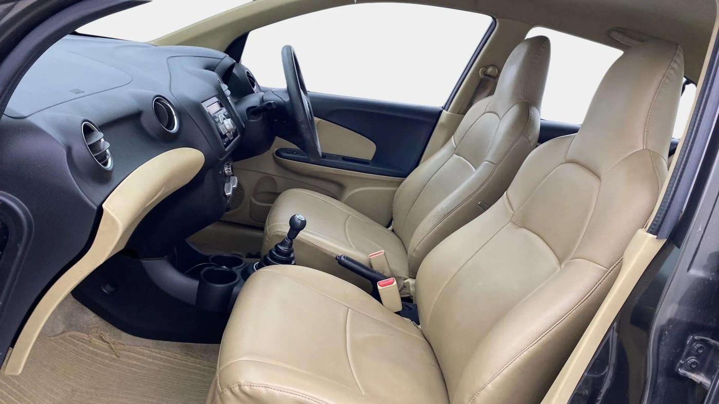 2015 Honda Amaze 1.2L I-VTEC VX, Petrol, Manual, 98,720 km, Right Side Front Door Cabin