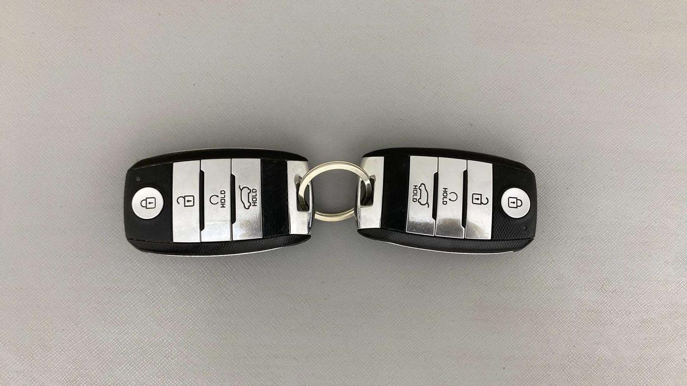 2021 KIA SONET HTX 1.0 IMT, Petrol, Manual, 32,503 km, Key Close Up