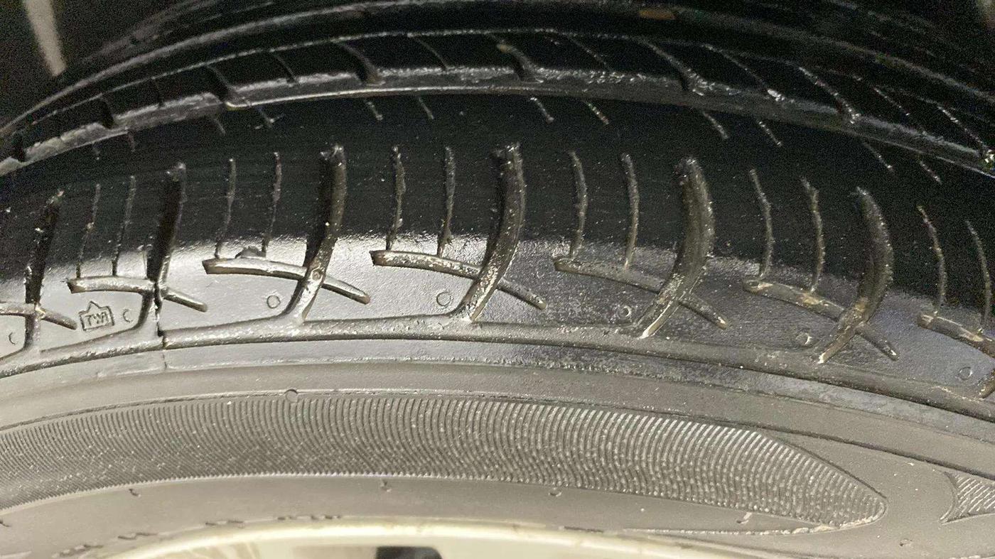 2020 Maruti Ciaz DELTA AT 1.5 SHVS PETROL, Petrol, Automatic, 31,127 km, Right Rear Tyre Tread
