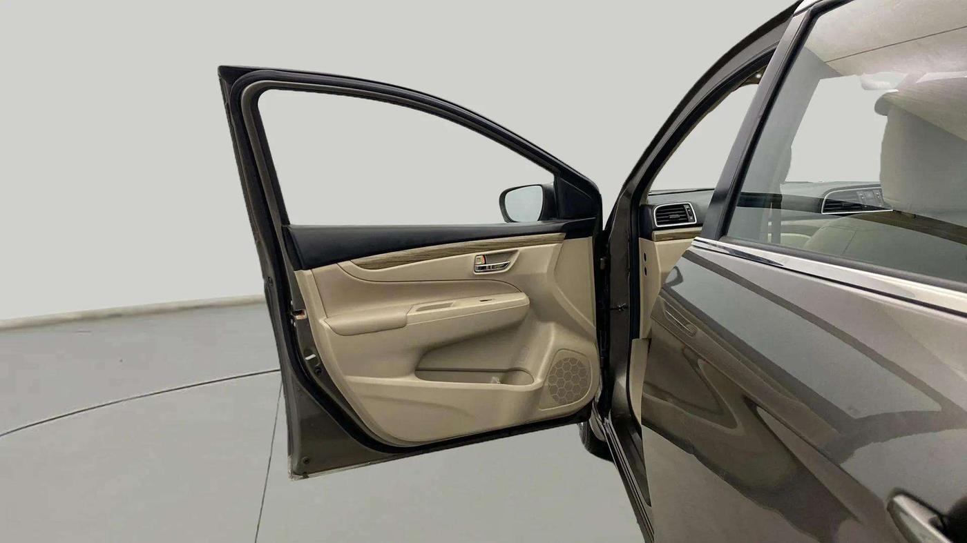 2020 Maruti Ciaz DELTA AT 1.5 SHVS PETROL, Petrol, Automatic, 31,127 km, LHS Front Door