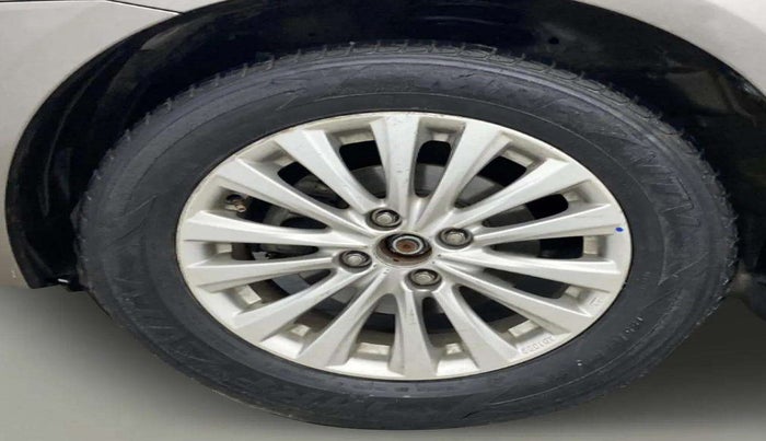 2020 Maruti Ciaz DELTA AT 1.5 SHVS PETROL, Petrol, Automatic, 30,503 km, Left front tyre - Minor crack