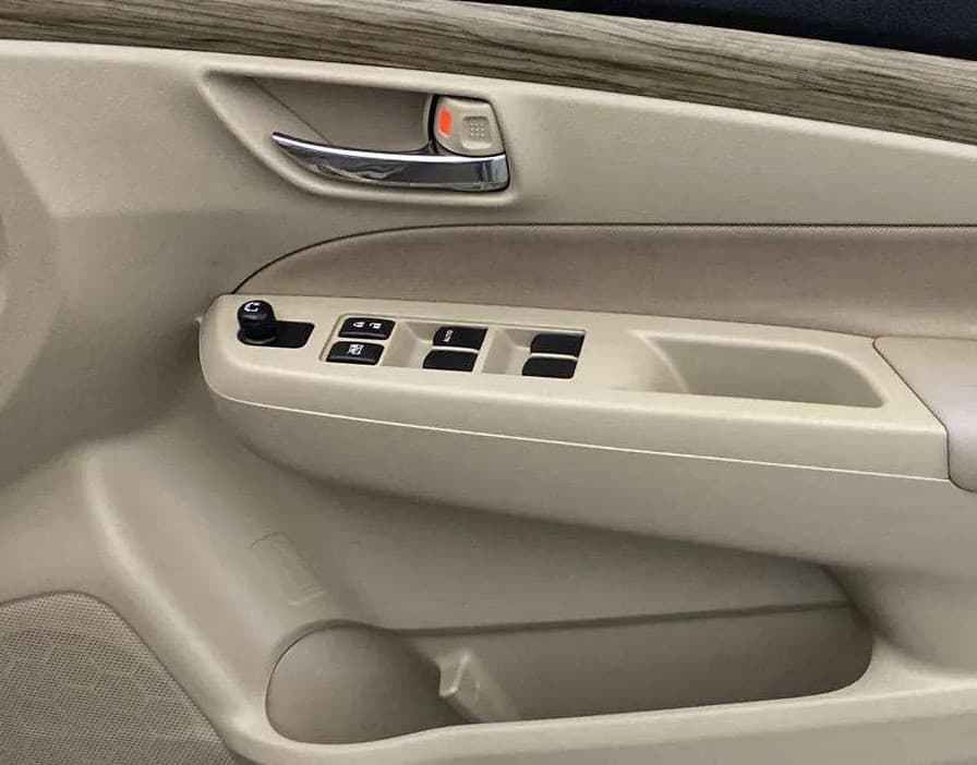 2020 Maruti Ciaz DELTA AT 1.5 SHVS PETROL, Petrol, Automatic, 31,127 km, Driver Side Door Panels Control