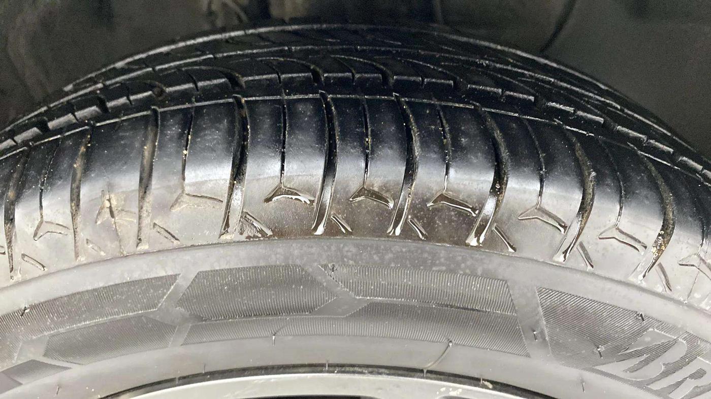 2018 Hyundai Elite i20 ASTA 1.2, Petrol, Manual, 77,618 km, Right Front Tyre Tread