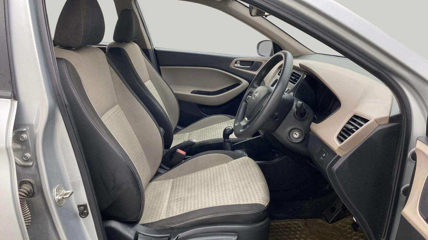 2018 Hyundai Elite i20 ASTA 1.2, Petrol, Manual, 77,618 km, Right Side Front Door Cabin
