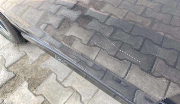 2021 Hyundai NEW I20 ASTA 1.2 AT, Petrol, Automatic, 40,403 km, Right rear door - Slightly dented