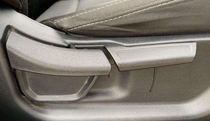 2021 Hyundai NEW I20 ASTA 1.2 AT, Petrol, Automatic, 40,403 km, Driver Side Adjustment Panel