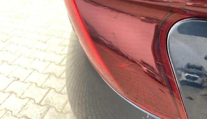 2021 Hyundai NEW I20 ASTA 1.2 AT, Petrol, Automatic, 40,403 km, Right tail light - Minor damage