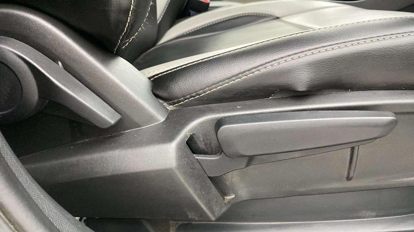 2023 Tata ALTROZ XM PLUS SUNROOF, Petrol, Manual, 7,097 km, Driver Side Adjustment Panel