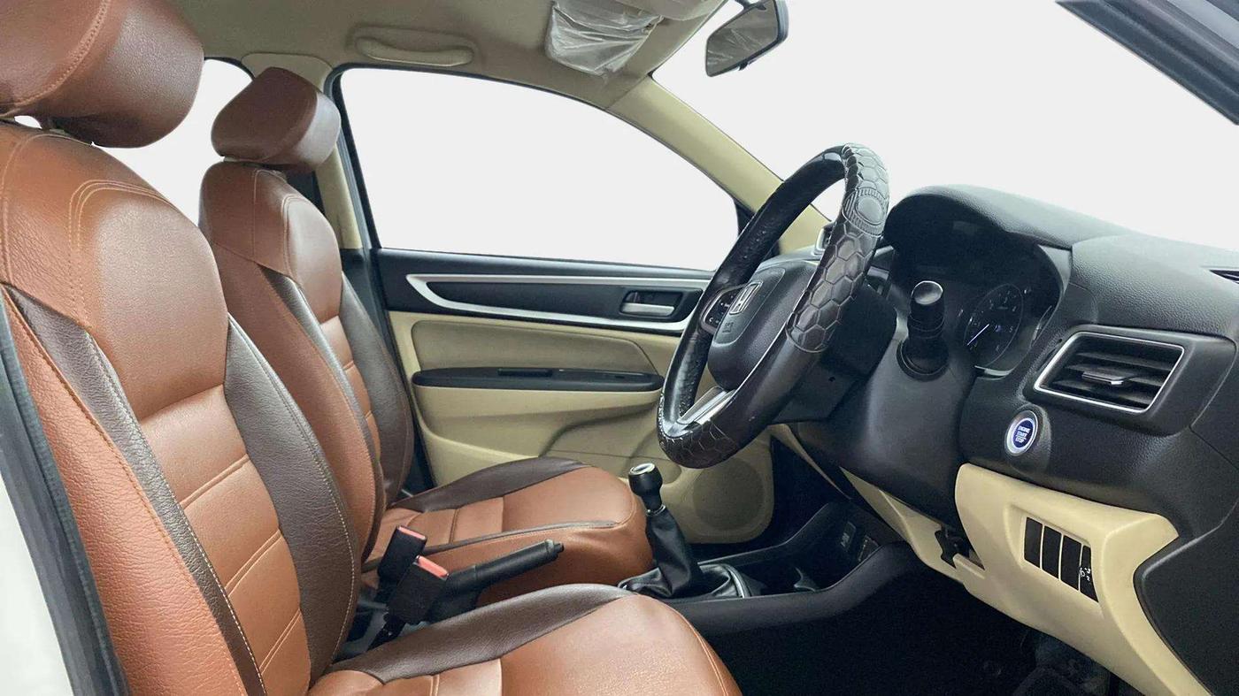 2022 Honda Amaze 1.5L I-DTEC VX, Diesel, Manual, 56,793 km, Right Side Front Door Cabin