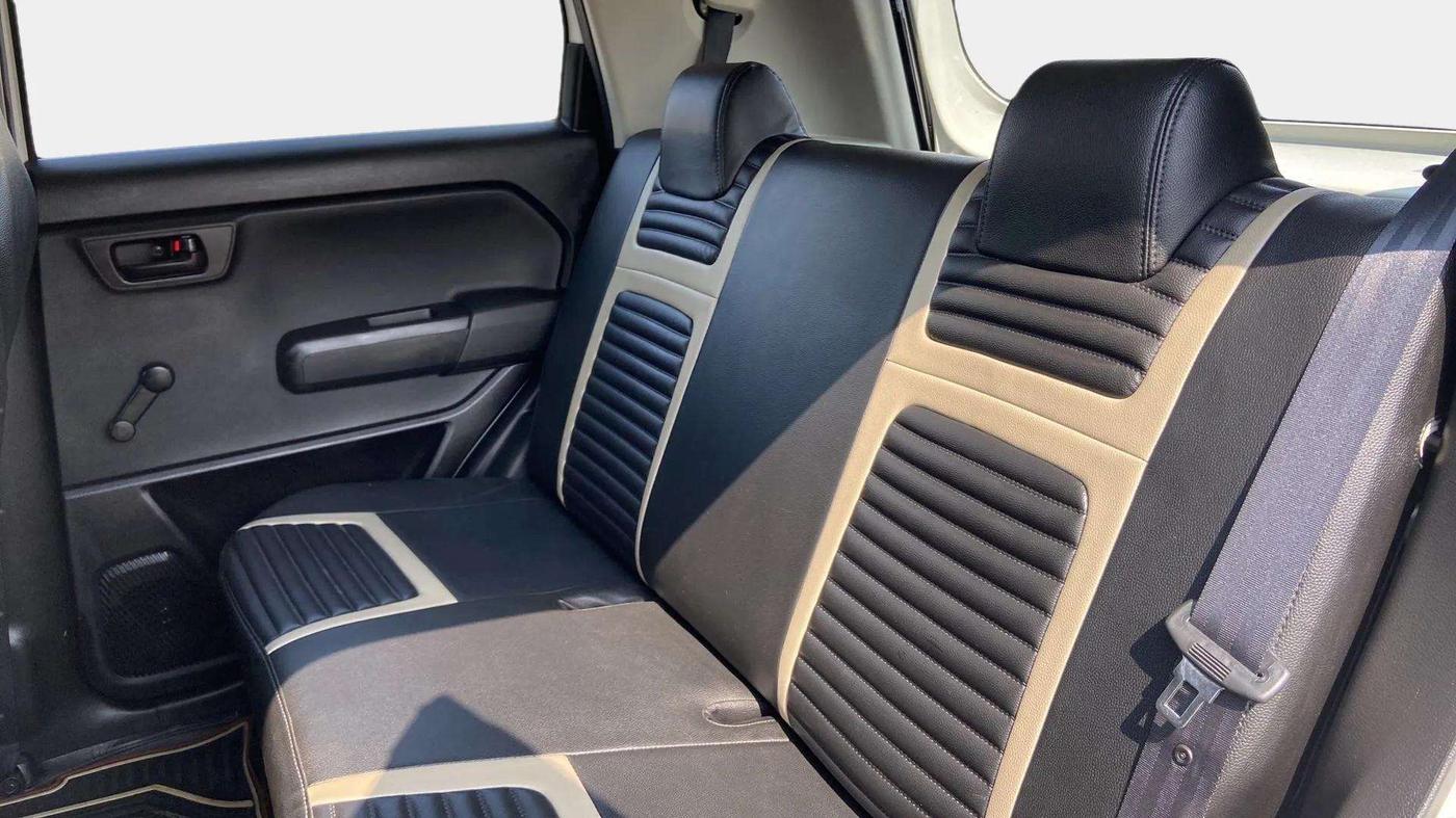 2022 Maruti New Wagon-R LXI 1.0, Petrol, Manual, 9,864 km, Right Side Rear Door Cabin