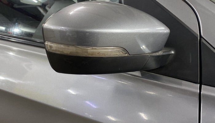 2018 Tata Tiago XZ PETROL, Petrol, Manual, 99,527 km, Right rear-view mirror - Indicator light has minor damage