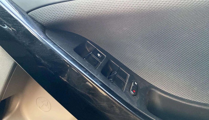 2019 Tata NEXON XZ PETROL, Petrol, Manual, 52,656 km, Right front window switch / handle - Minor damage