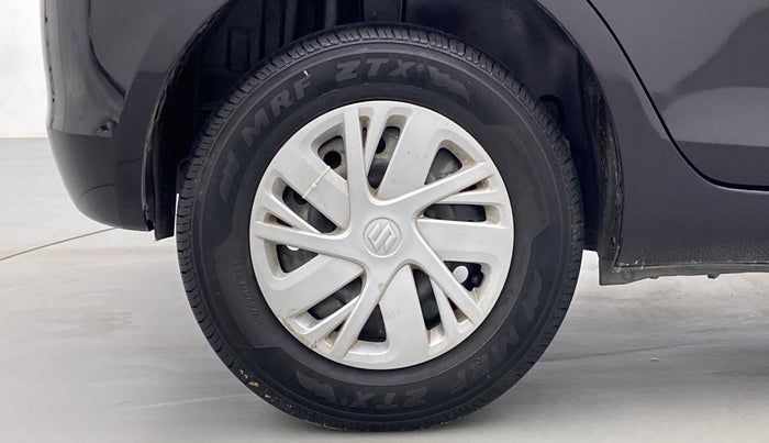 2017 Maruti Swift VXI D, Petrol, Manual, 39,159 km, Right Rear Wheel