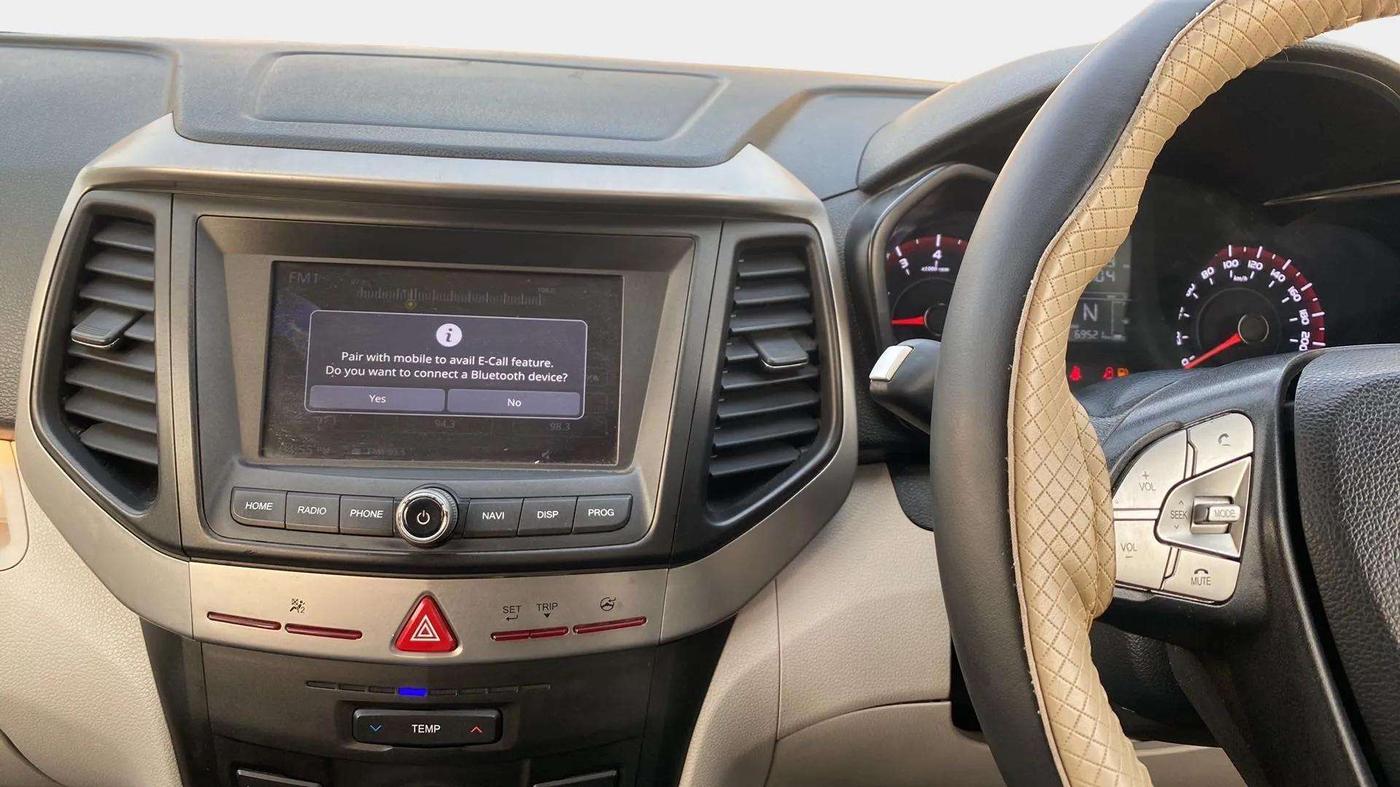 2019 Mahindra XUV300 W6 1.2 PETROL, Petrol, Manual, 69,731 km, Air Conditioner