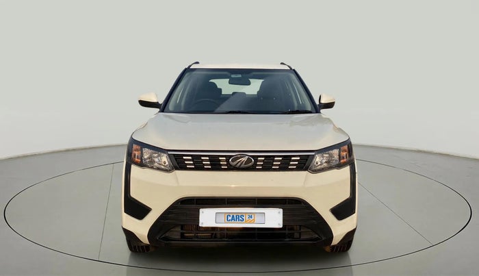 2019 Mahindra XUV300 W6 1.2 PETROL, Petrol, Manual, 69,523 km, Front