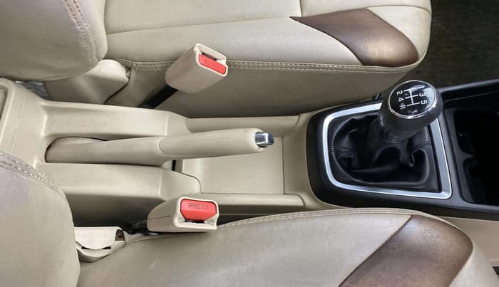2017 Maruti Dzire VXI, Petrol, Manual, 45,018 km, Gear Lever