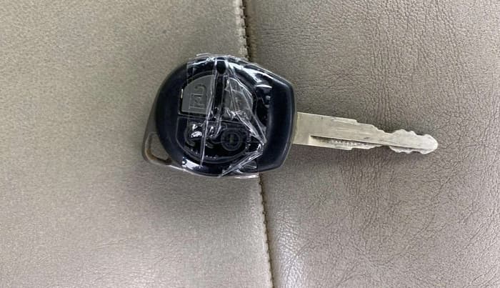 2017 Maruti Dzire VXI, Petrol, Manual, 45,018 km, Key Close Up