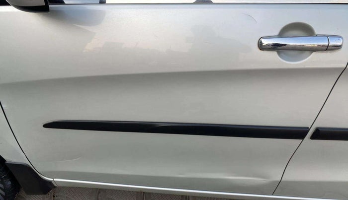 2018 Maruti Celerio VXI AMT, Petrol, Automatic, 26,017 km, Front passenger door - Minor scratches