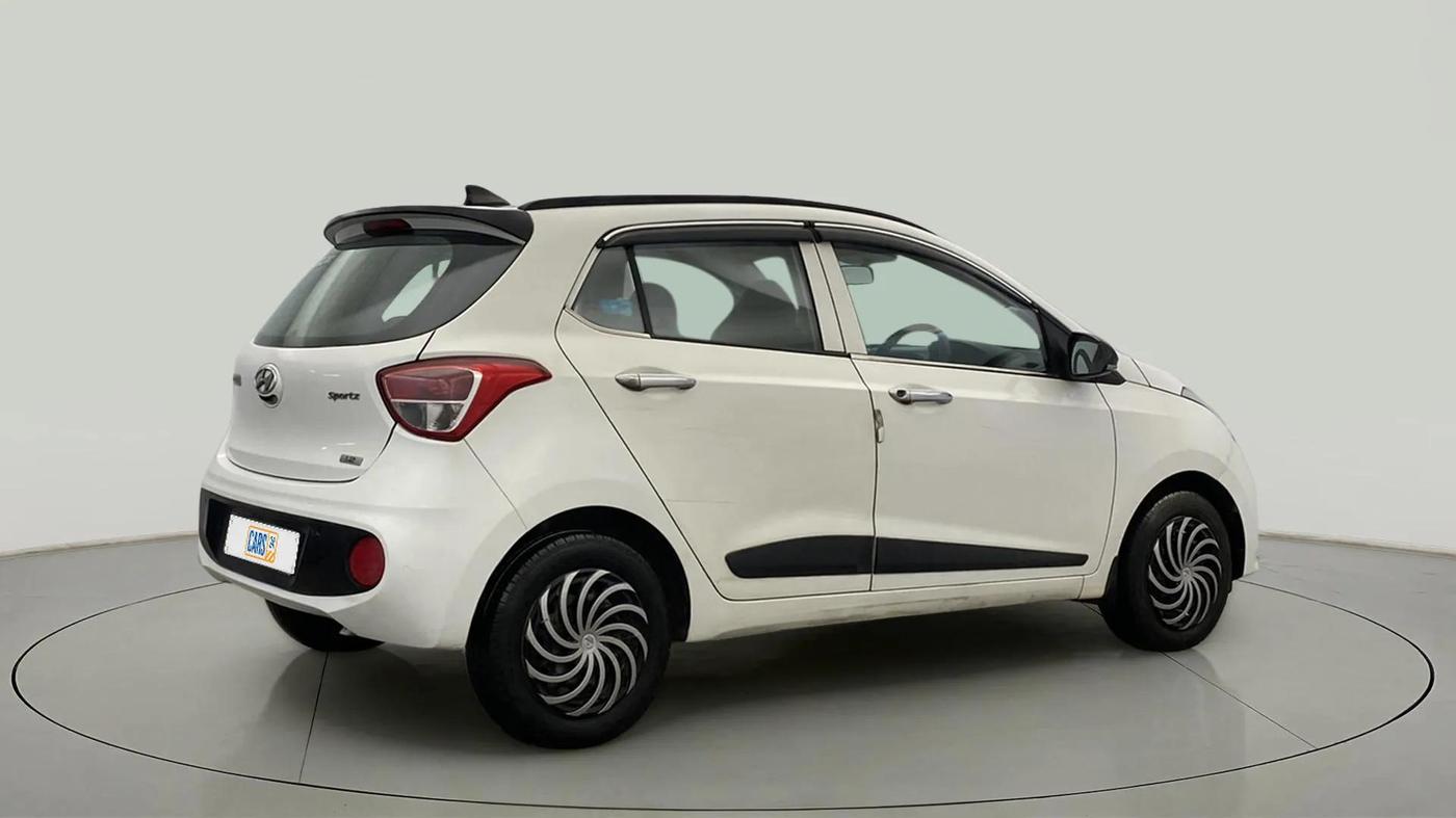 2018 Hyundai Grand i10 SPORTZ 1.2 KAPPA VTVT, CNG, Manual, 88,206 km, Right Back Diagonal