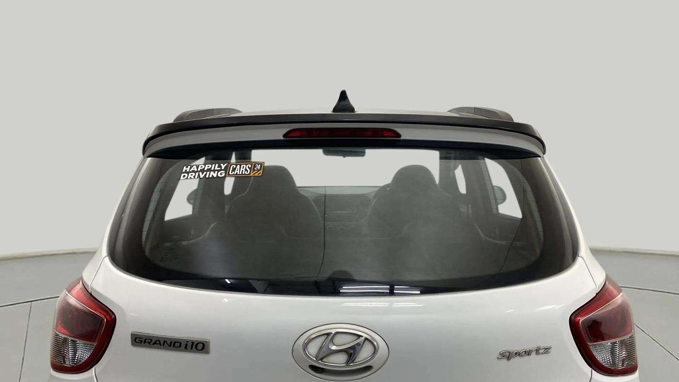 2018 Hyundai Grand i10 SPORTZ 1.2 KAPPA VTVT, CNG, Manual, 88,206 km, Rear Windshield