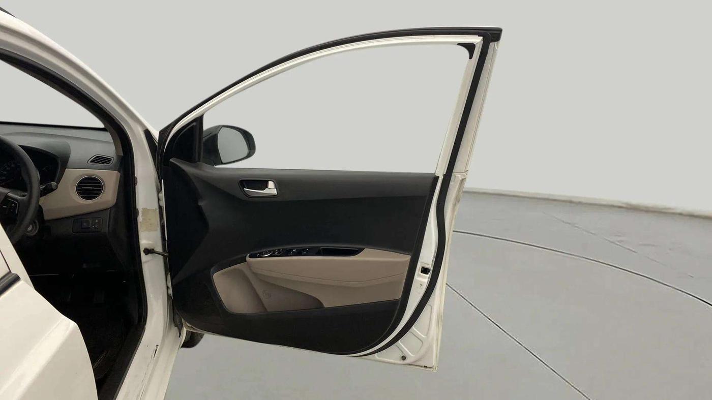 2018 Hyundai Grand i10 SPORTZ 1.2 KAPPA VTVT, CNG, Manual, 88,206 km, RHS Front Door
