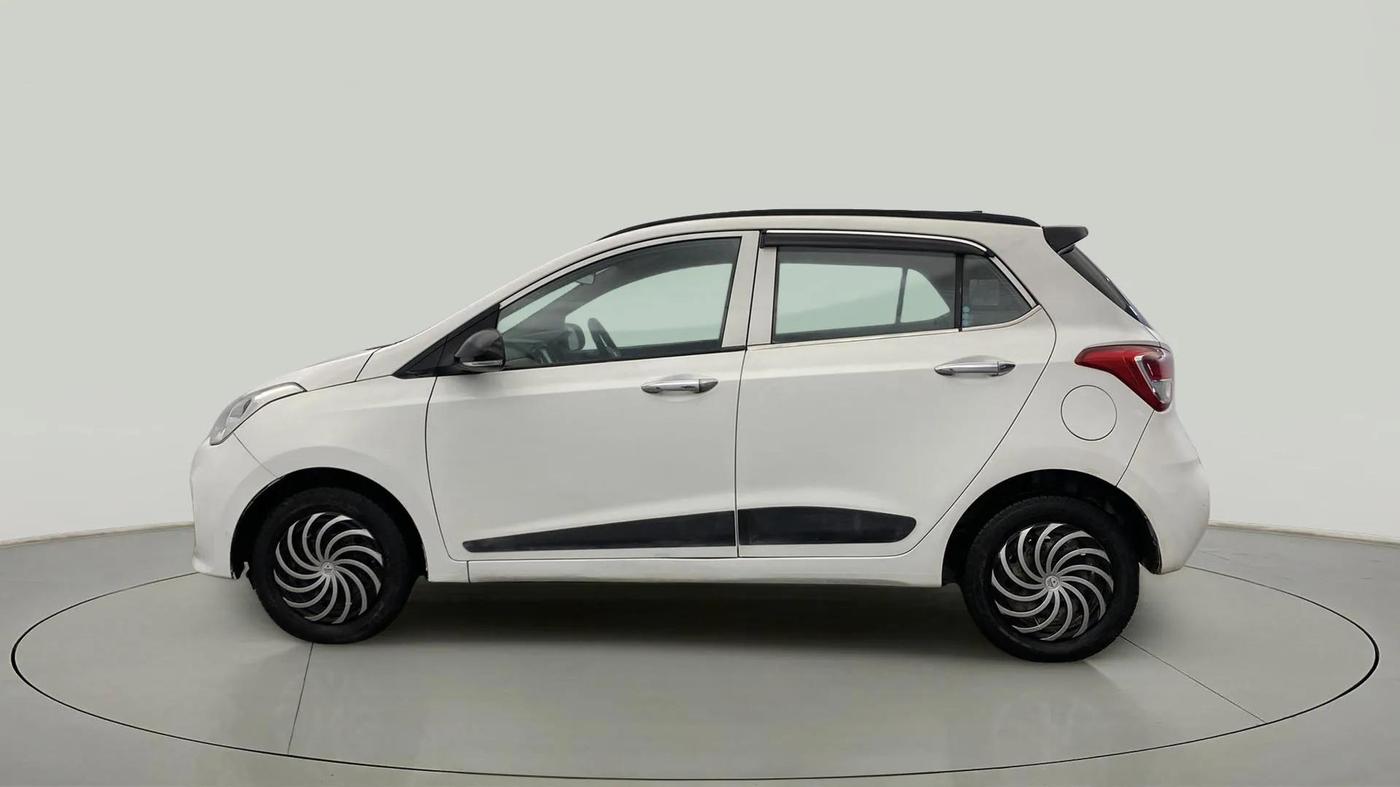 2018 Hyundai Grand i10 SPORTZ 1.2 KAPPA VTVT, CNG, Manual, 88,206 km, Left Side