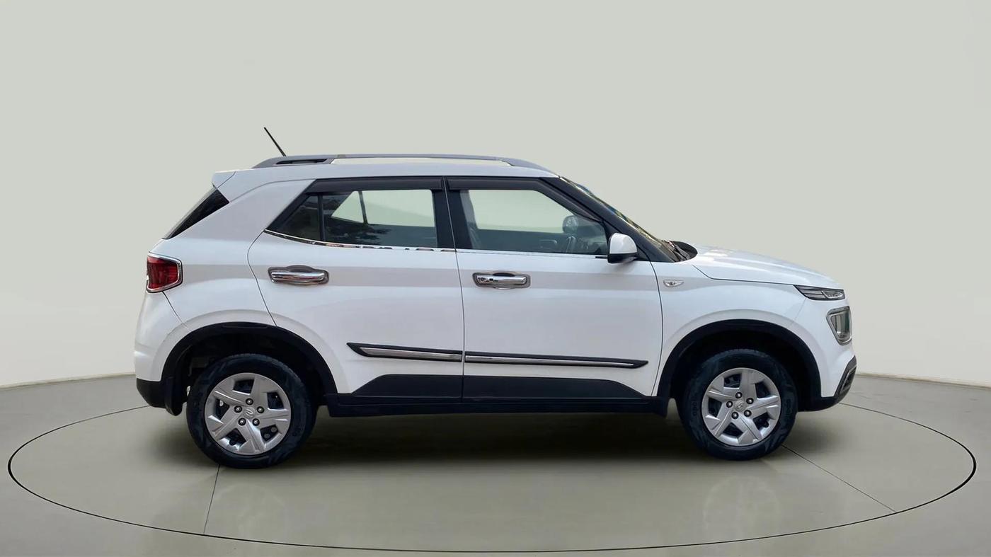 2021 Hyundai VENUE S 1.2, Petrol, Manual, 39,056 km, Right Side View