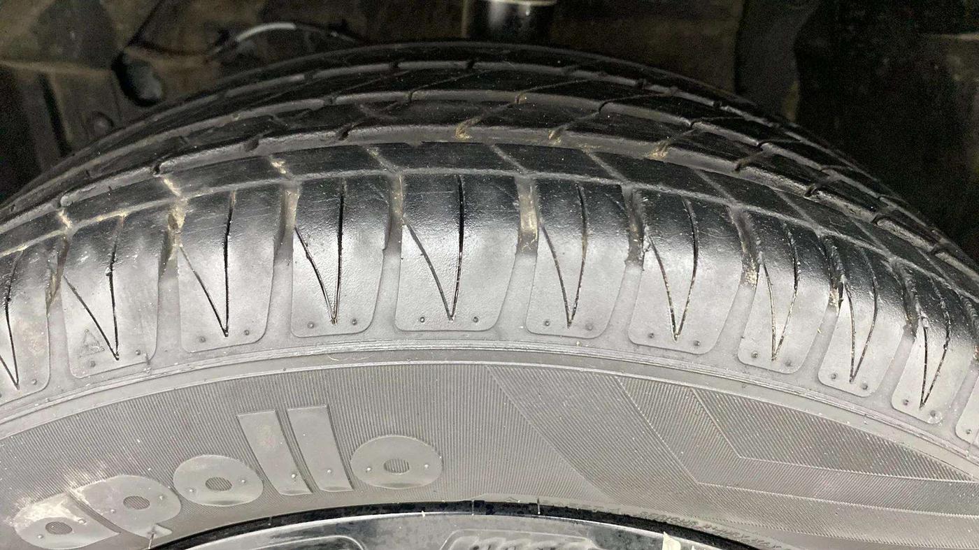 2022 Toyota URBAN CRUISER HIGH GRADE AT, Petrol, Automatic, 23,242 km, Left Front Tyre Tread