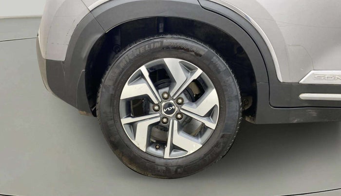 2022 KIA SONET HTX 1.5 AT, Diesel, Automatic, 89,459 km, Right Rear Wheel