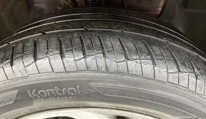 2019 Hyundai Elite i20 ASTA 1.2 (O), Petrol, Manual, 27,547 km, Right Front Tyre Tread