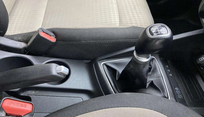 2019 Hyundai Elite i20 ASTA 1.2 (O), Petrol, Manual, 27,547 km, Gear Lever