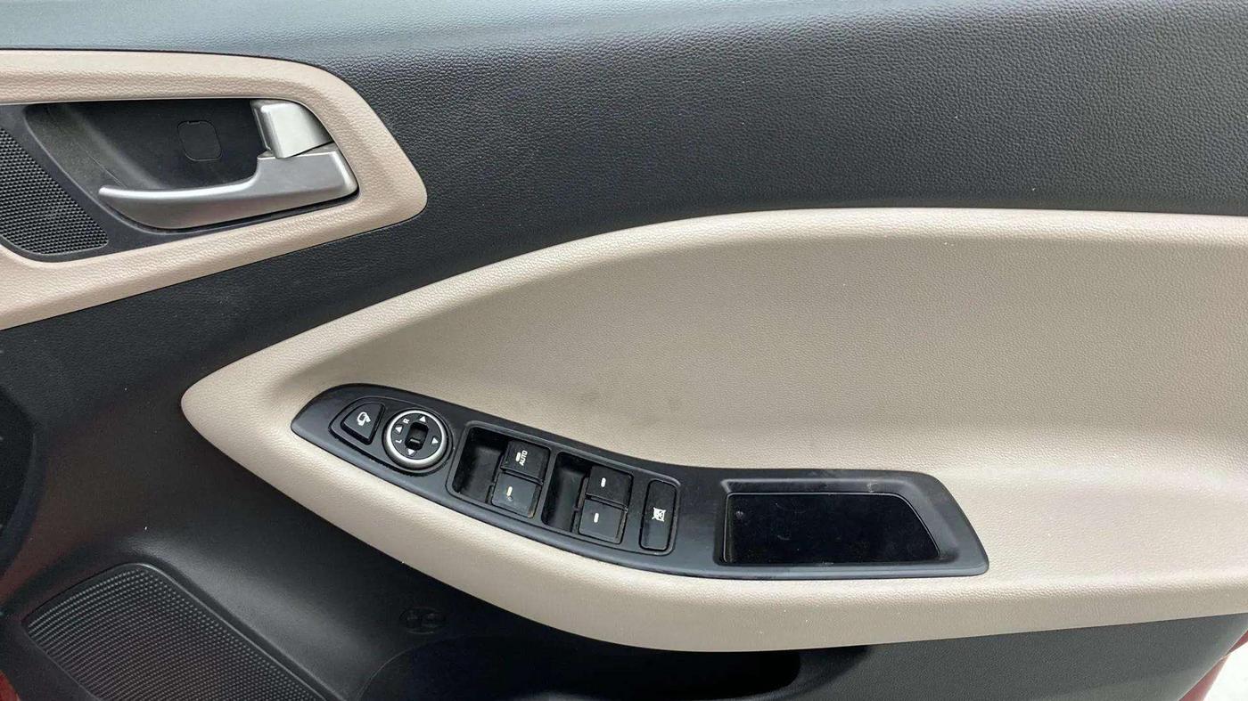 2019 Hyundai Elite i20 ASTA 1.2 (O), Petrol, Manual, 27,547 km, Driver Side Door Panels Control