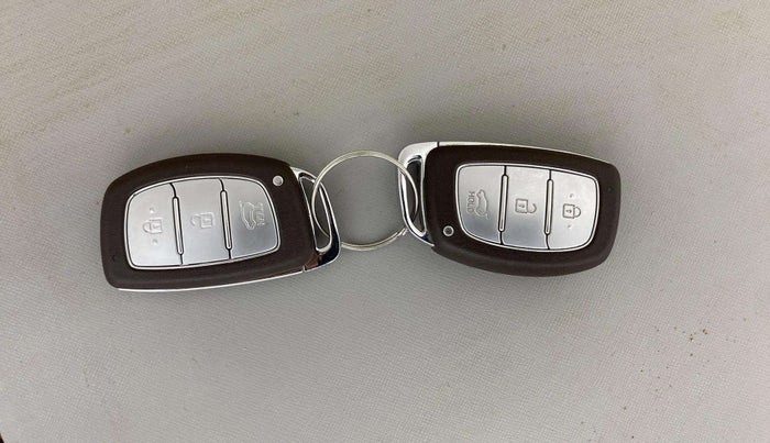 2019 Hyundai Elite i20 ASTA 1.2 (O), Petrol, Manual, 27,547 km, Key Close Up