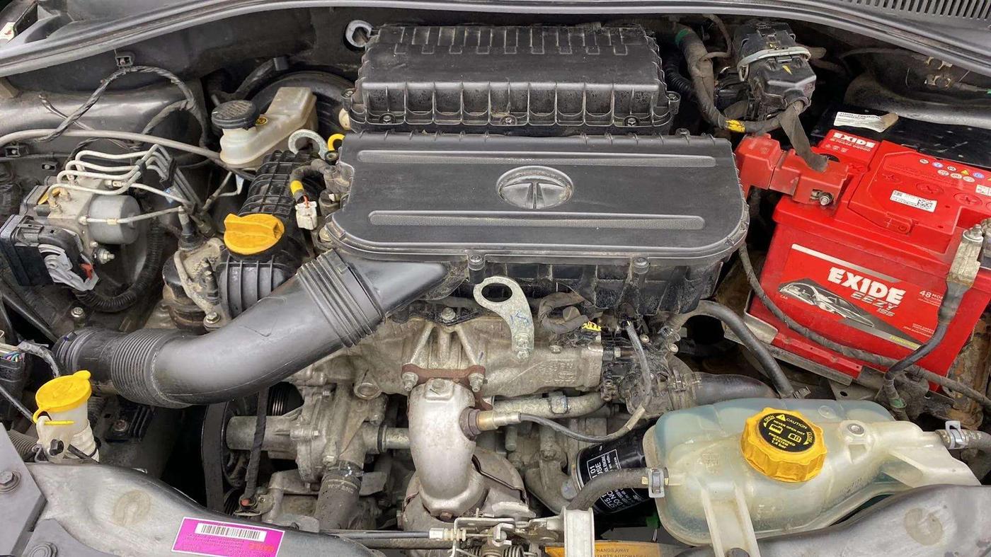 2022 Tata Tiago XZ PLUS PETROL, Petrol, Manual, 26,717 km, Engine View