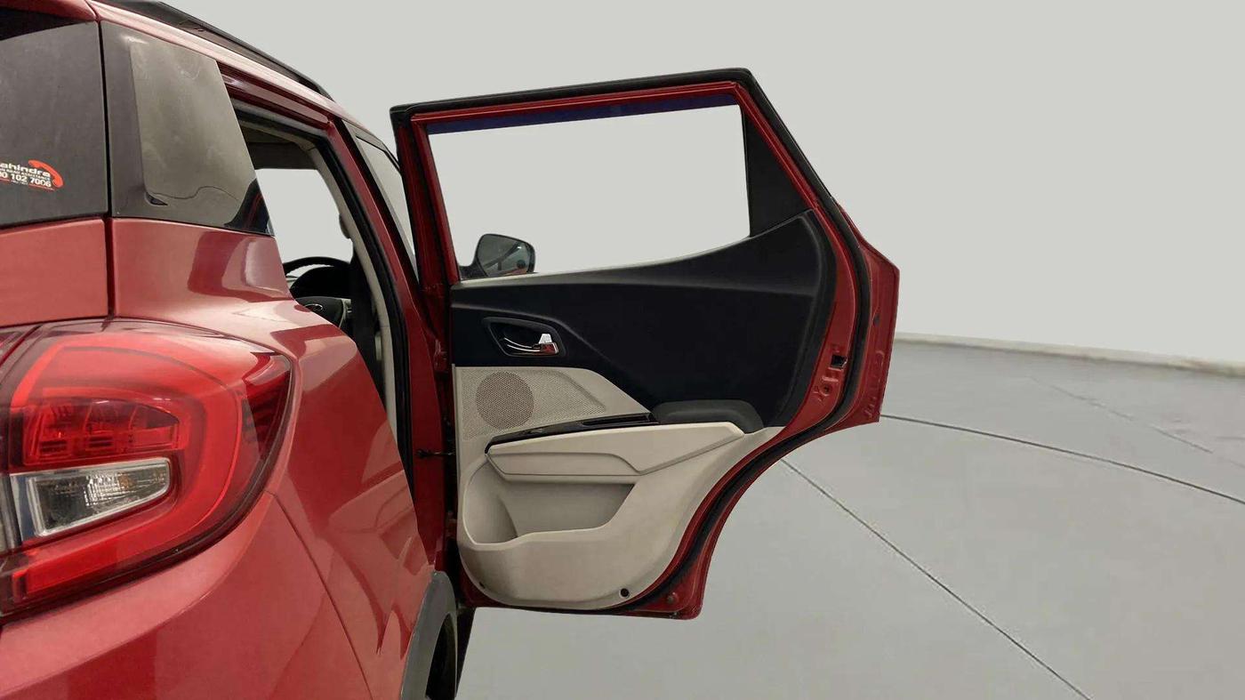 2019 Mahindra XUV300 W8 1.2 PETROL, Petrol, Manual, 42,588 km, RHS Rear Door