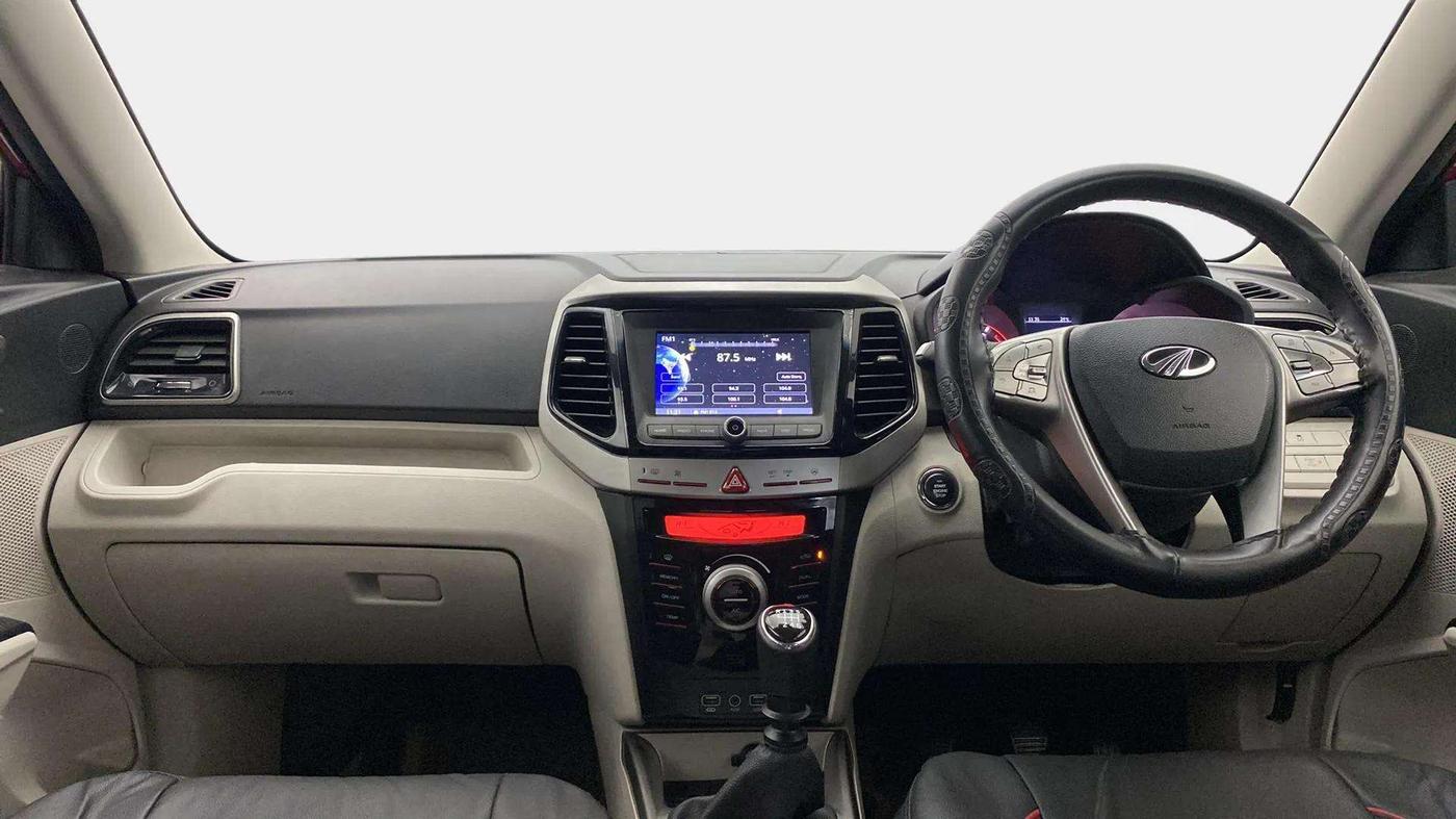 2019 Mahindra XUV300 W8 1.2 PETROL, Petrol, Manual, 42,588 km, Dashboard