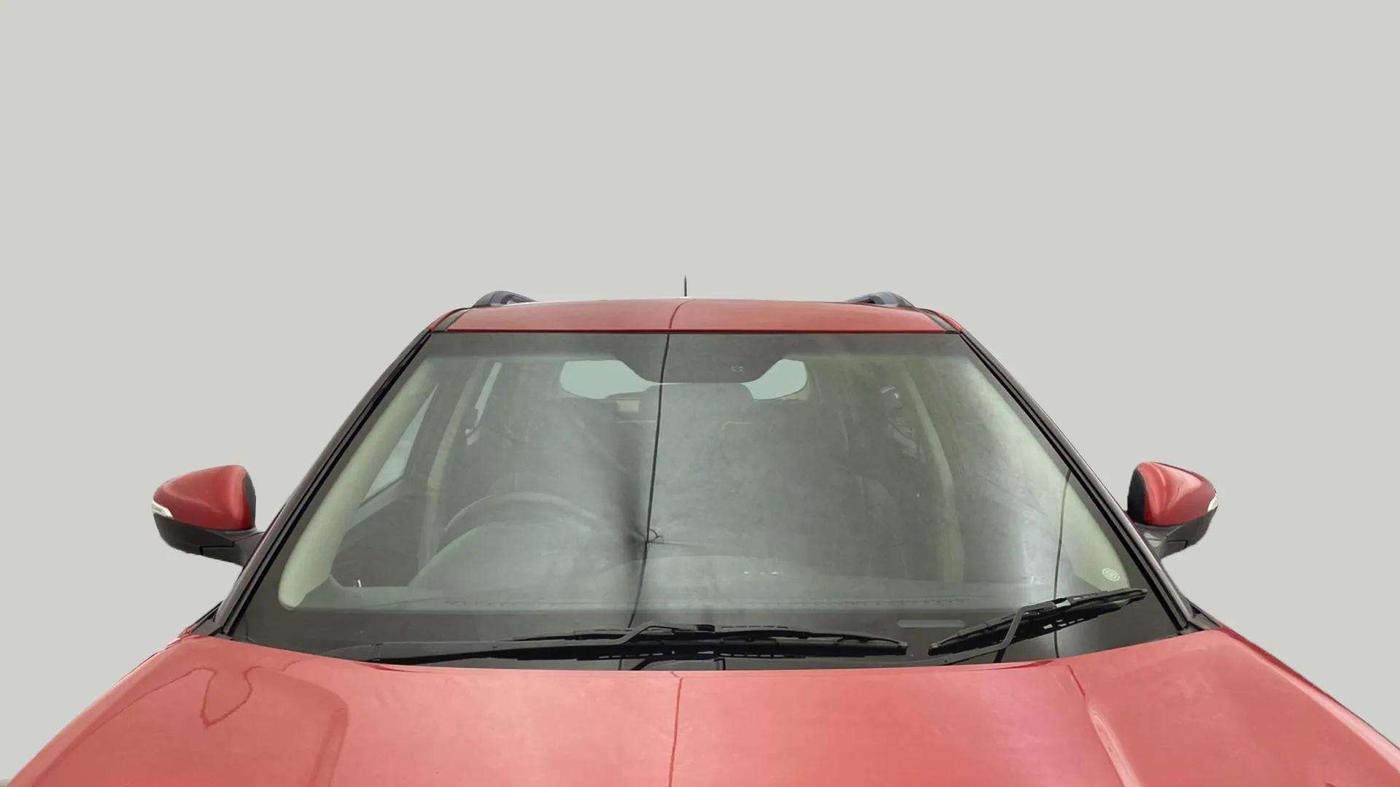2019 Mahindra XUV300 W8 1.2 PETROL, Petrol, Manual, 42,588 km, Front Windshield