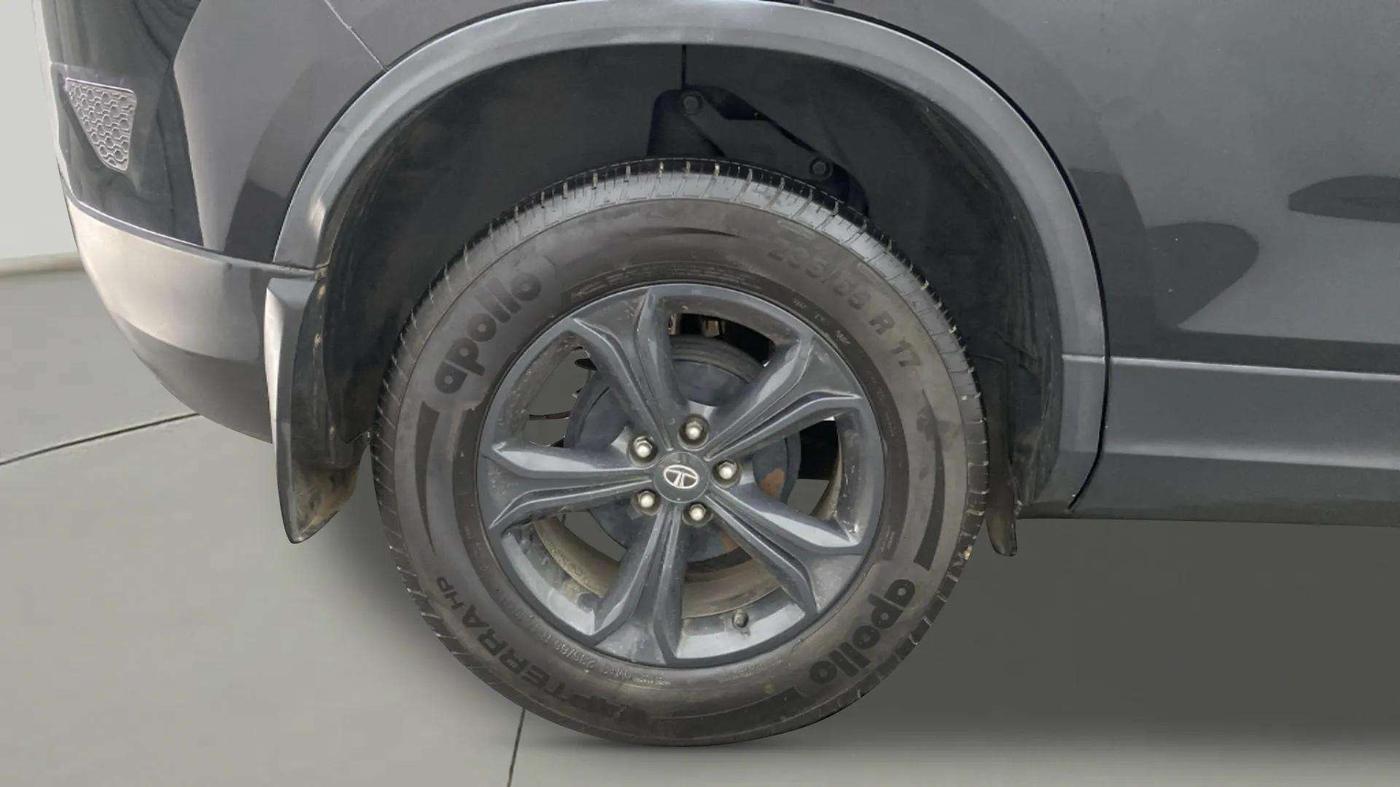 2021 Tata Harrier XT PLUS 2.0L KRYOTEC DARK EDITON, Diesel, Manual, 41,451 km, Right Rear Wheel