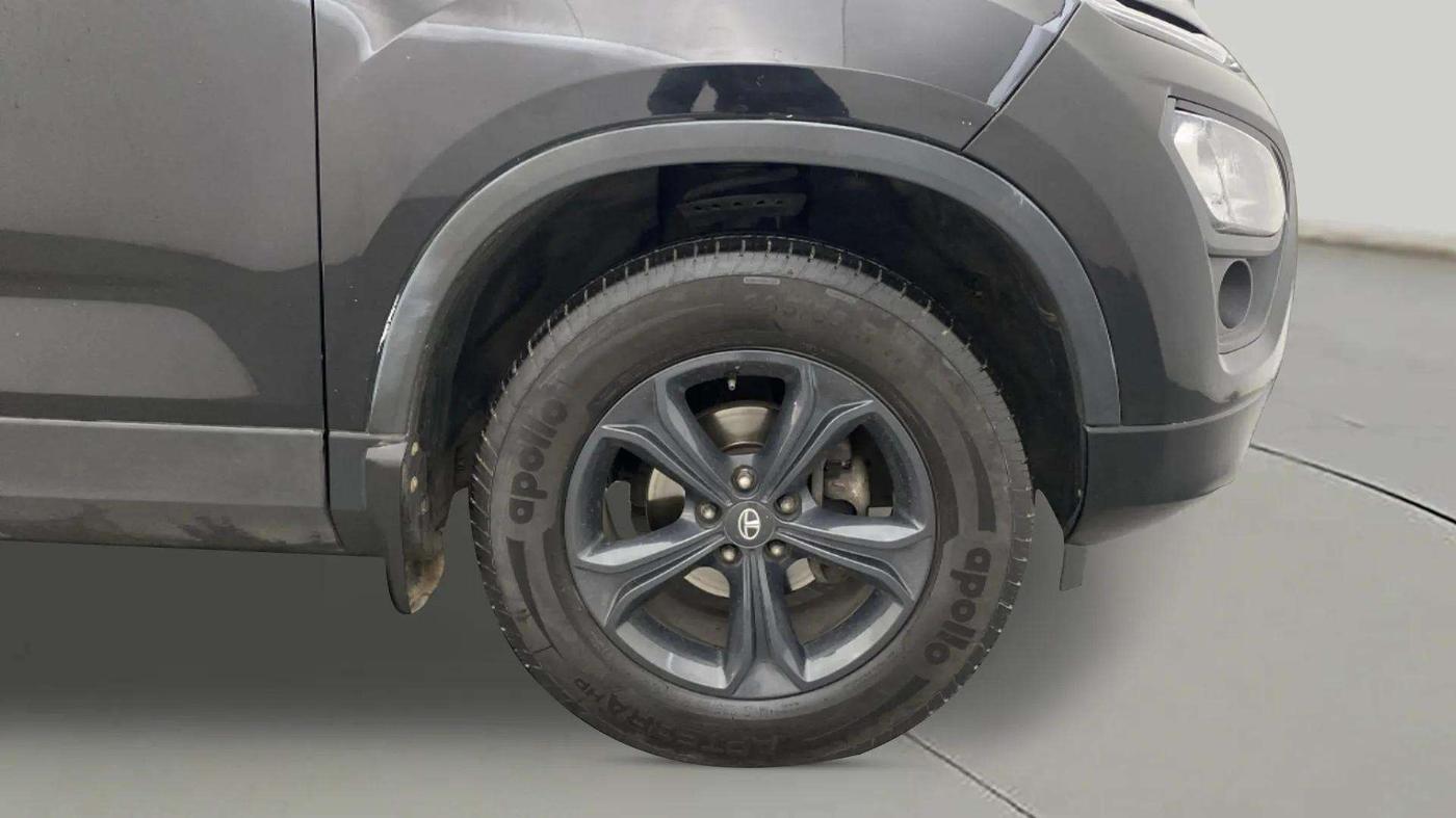 2021 Tata Harrier XT PLUS 2.0L KRYOTEC DARK EDITON, Diesel, Manual, 41,451 km, Right Front Wheel