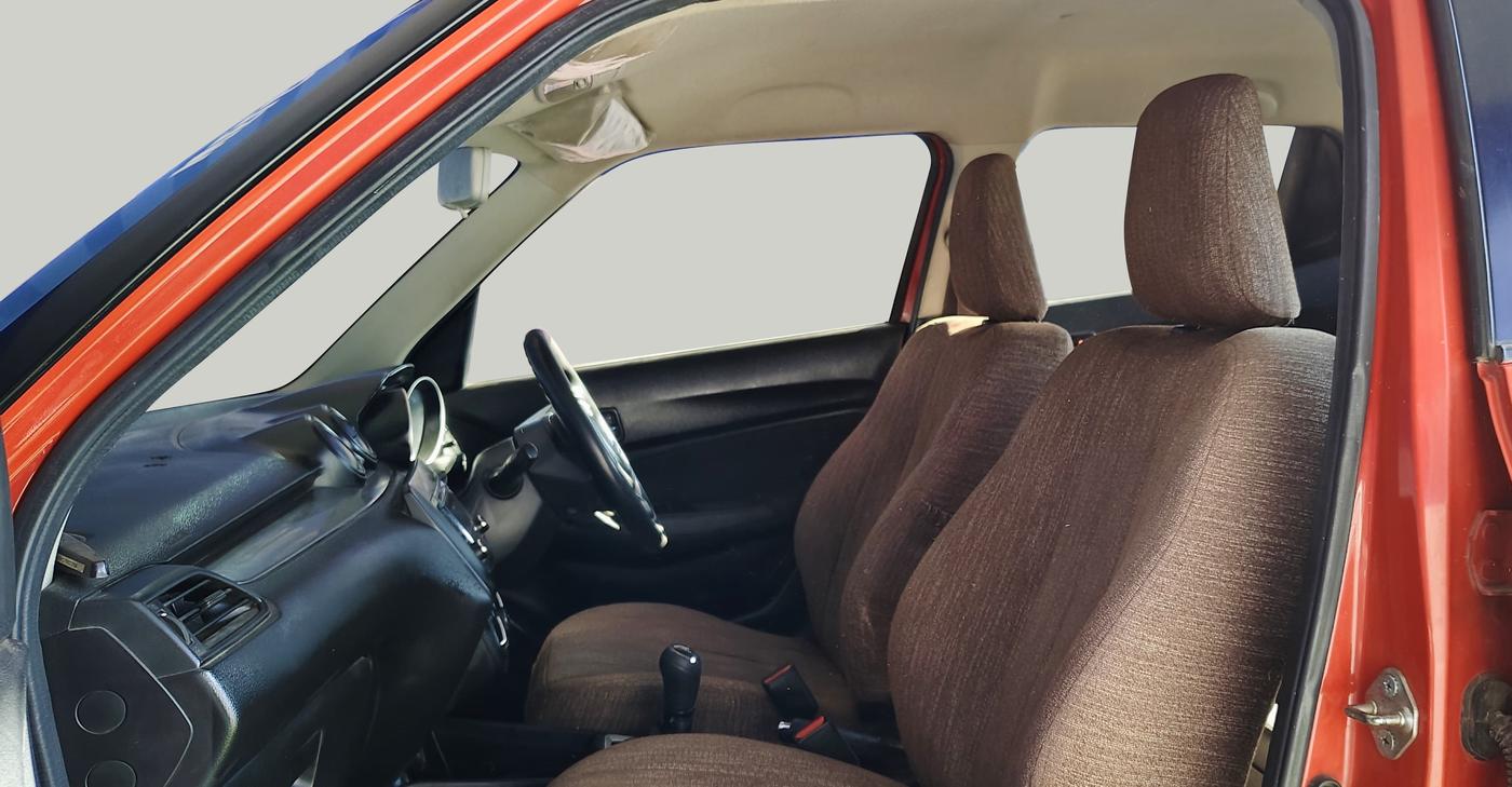 2018 Maruti Swift VDI, Diesel, Manual, 96,750 km, Right Side Front Door Cabin