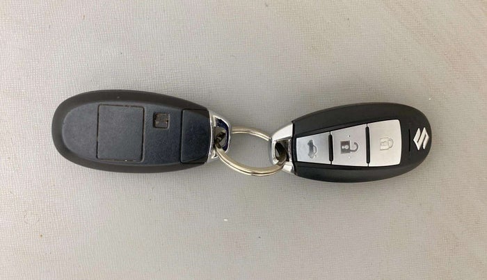 2018 Maruti Ciaz ALPHA 1.5 SHVS PETROL, Petrol, Manual, 74,733 km, Key Close Up