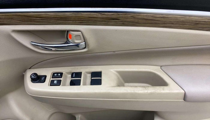 2018 Maruti Ciaz ALPHA 1.5 SHVS PETROL, Petrol, Manual, 74,733 km, Driver Side Door Panels Control