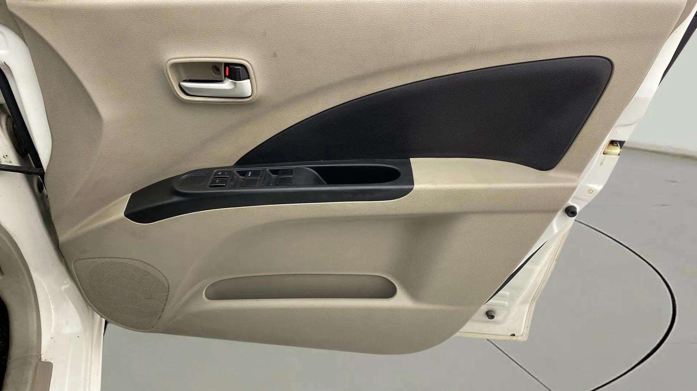 2016 Maruti Celerio VXI, Petrol, Manual, 39,527 km, Driver Side Door Panels Control